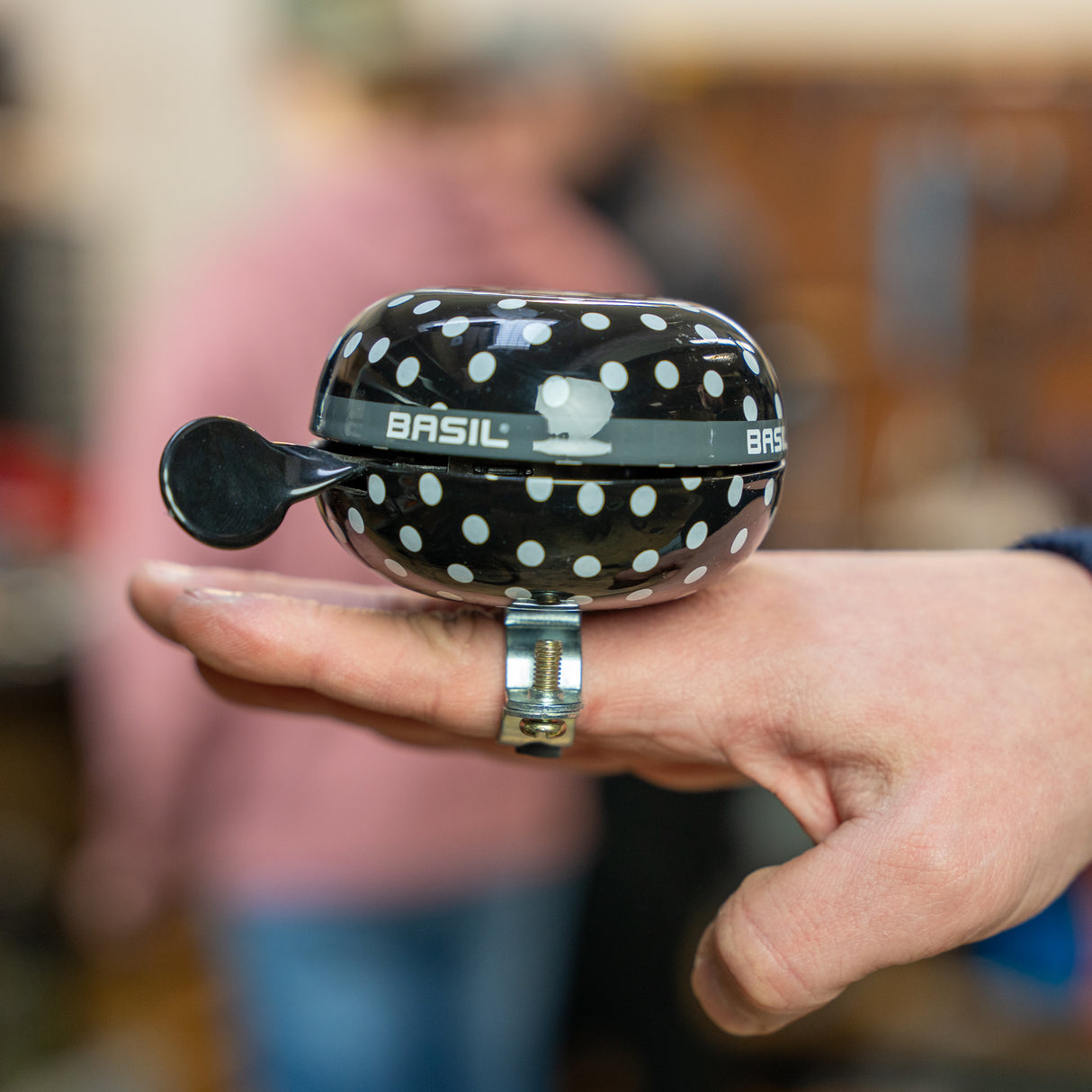 Black doorbell with white polka dots - Basil